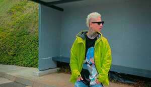 El influencer le sacó chistes a sus zapatos a través de una publicación en Instagram.