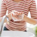 Aromasense, pensando en el bienestar y cuidado completo de la piel, desarrolló un producto que fusiona las propiedades del Complejo VitaOil, eliminando las bacterias profundamente, mientras hidrata y suaviza la piel