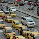 Paro de taxistas en Bogota en rechazo a las leyes que se están tramitando en el Congreso que permitiría que vehículos particulares presten el servicio de transporte por aplicaciones
Noviembre 25 del 2020
Foto Guillermo Torres Reina / Semana
