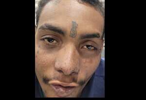 Las autoridades establecieron que el colombiano pertenecería al Clan del Golfo, por los tatuajes en su cuerpo que harían alusión al grupo armado. Foto: @USBPChief