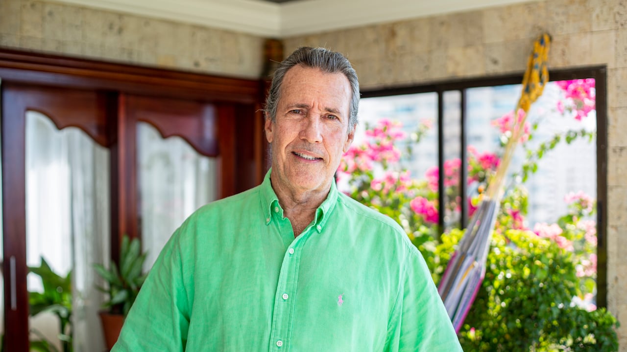 Almirante Gabriel Arango Bacci
Fotógrafo Tico Angúlo