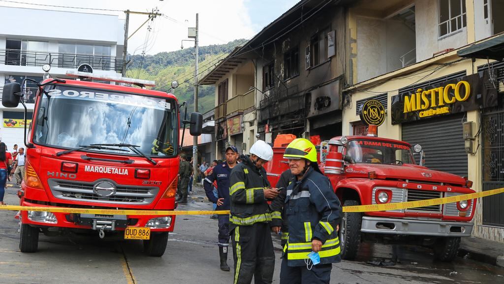 Organismos de emergencia de municipios cercanos apoyaron a los bomberos de Manzanares en la atención del incendio