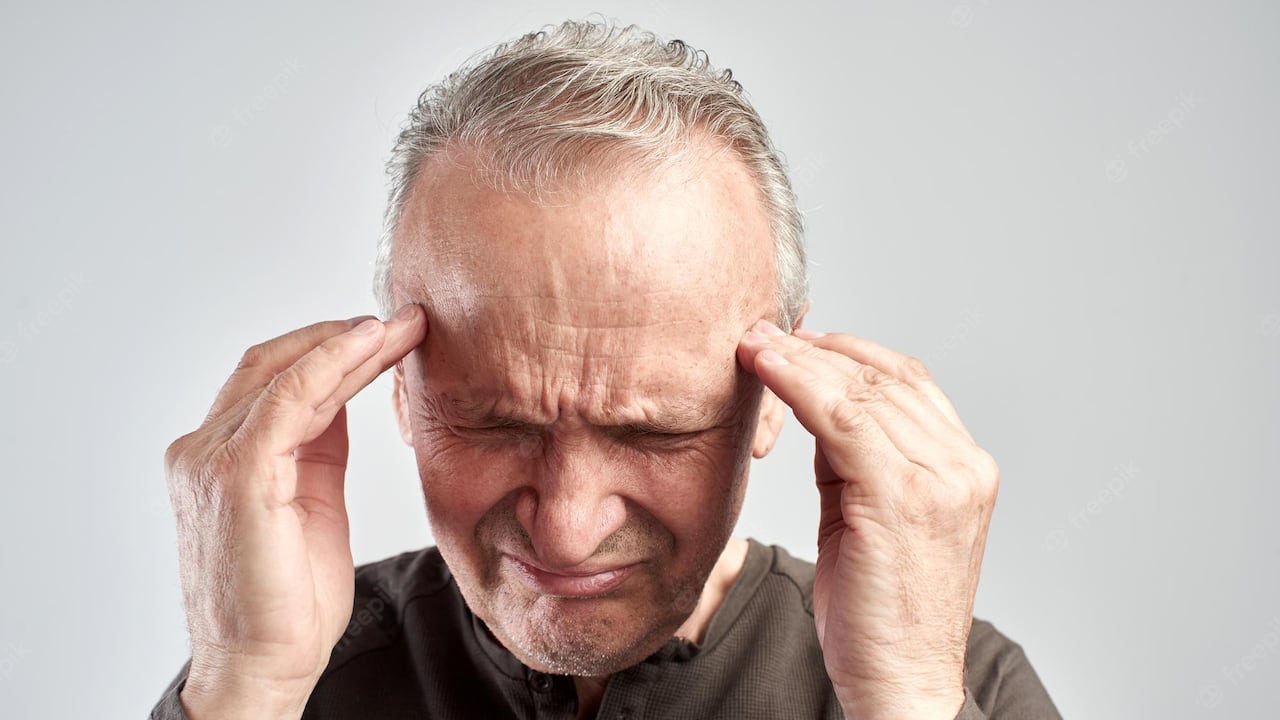 Actuales investigaciones han determinado algunos genes asociados con la enfermedad de Alzheimer, que afecta la memoria.