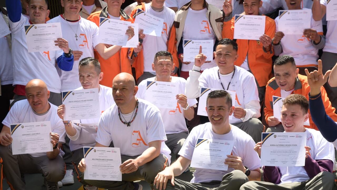 Privados de la libertad recibieron certificados de una reconocida universidad