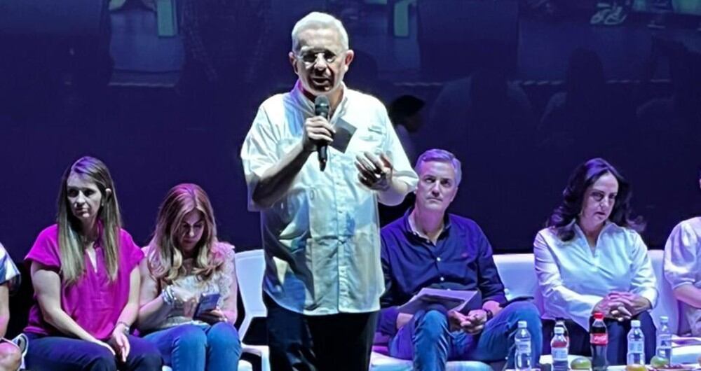 Expresidente Álvaro Uribe dio apertura a foro del Centro Democrático.