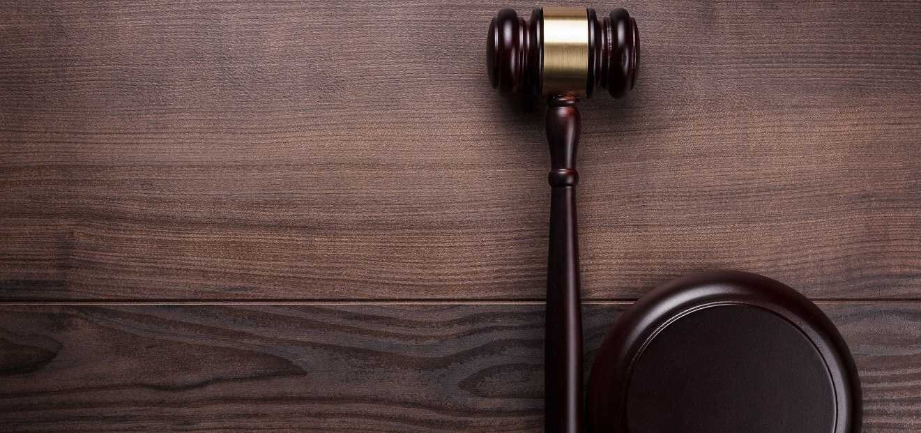 El Derecho Laboral del Enemigo que ha echado sus raíces en facultades de Derecho.