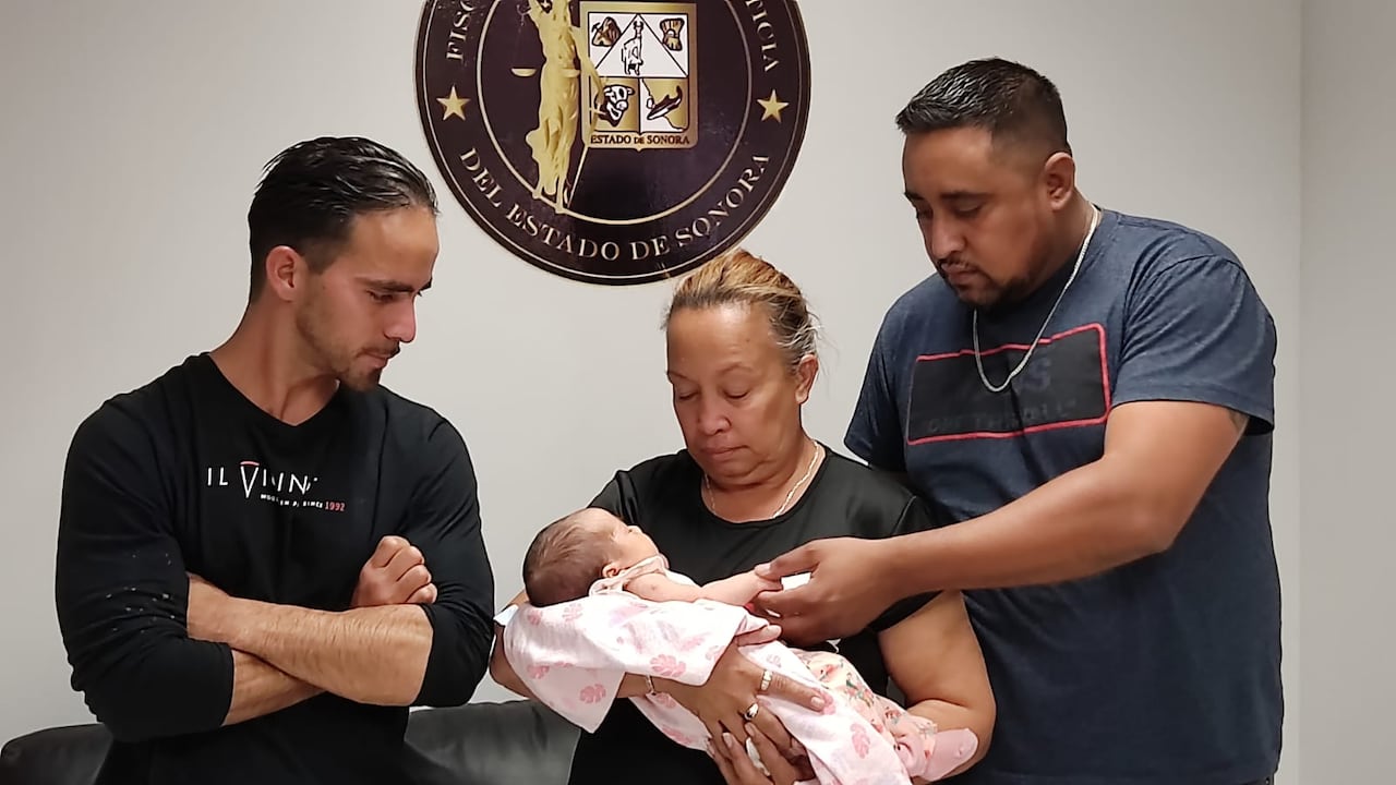 Tres mujeres estarían involucradas en el robo de una niña de apenas 44 días de nacida en Nogales, México, y en el asesinado de la madre de la menor.