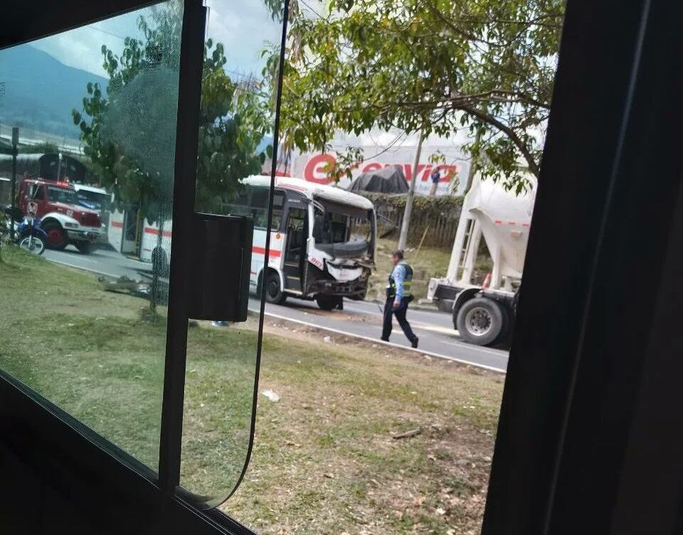 Los lesionados eran pasajeros de un bus de transporte público