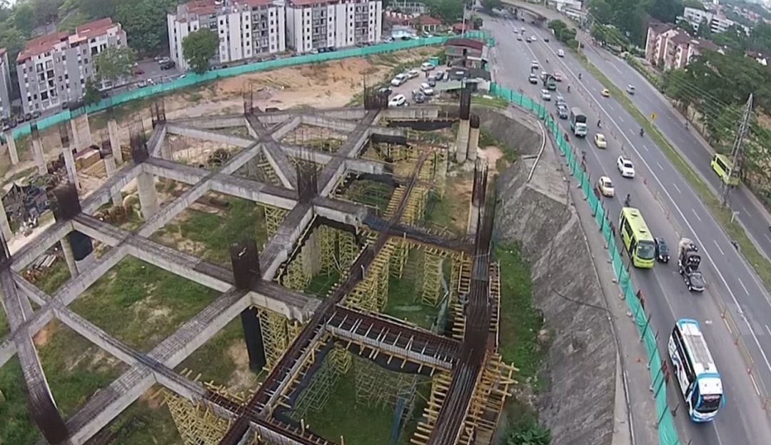 Portal de Metrolínea en el sector de Papi Quiero Piña, en Floridablanca.