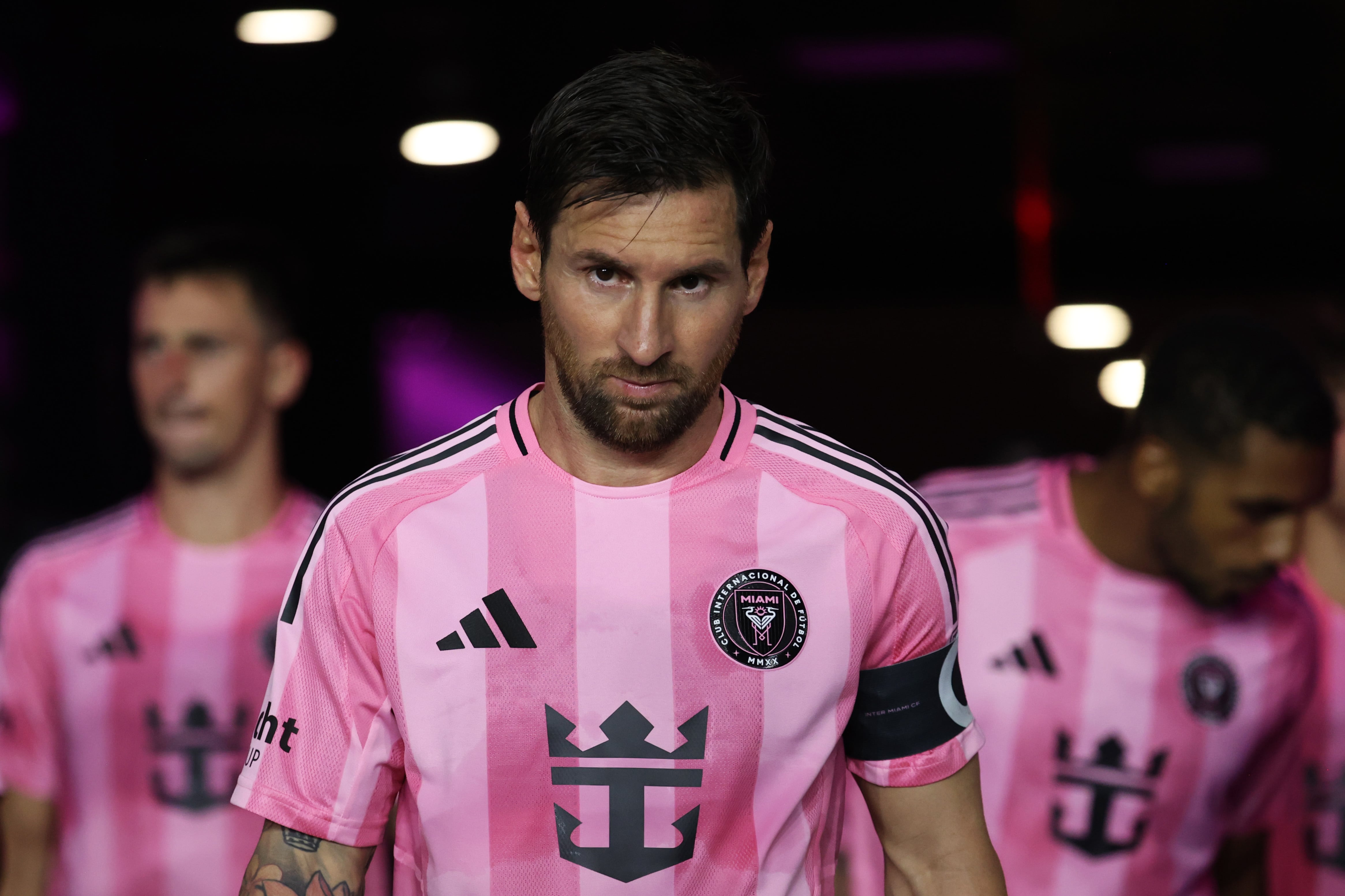 FORT LAUDERDALE, FLORIDA - SEPTEMBER 16: Lionel Messi #10 of Inter Miami CF enters the pitch for the second half during the MLS match between Inter Miami CF and Seattle Sounders FC at Chase Stadium on September 16, 2025 in Fort Lauderdale, Florida. (Photo by Leonardo Fernandez/Getty Images)