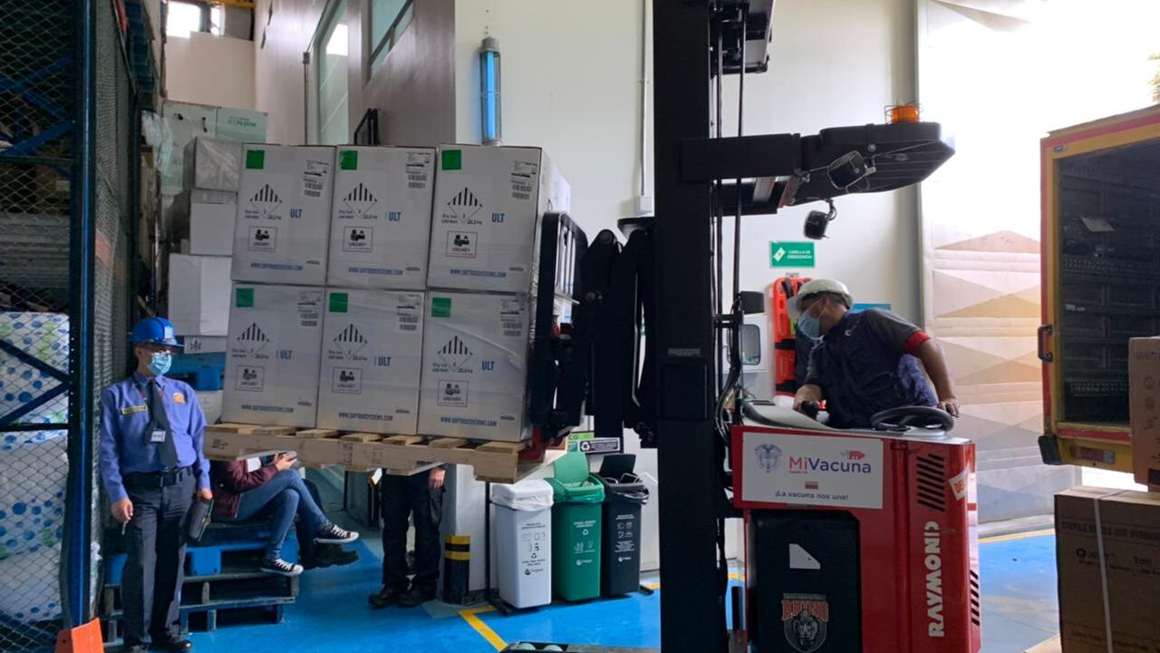 Colombia recibió un nuevo lote de 394.290 vacunas de Pfizer