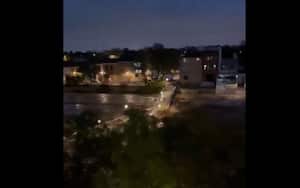 En medio de la tragedia, en redes sociales se difundió un video que muestra la caída de un puente de de Paiporta, en Valencia.