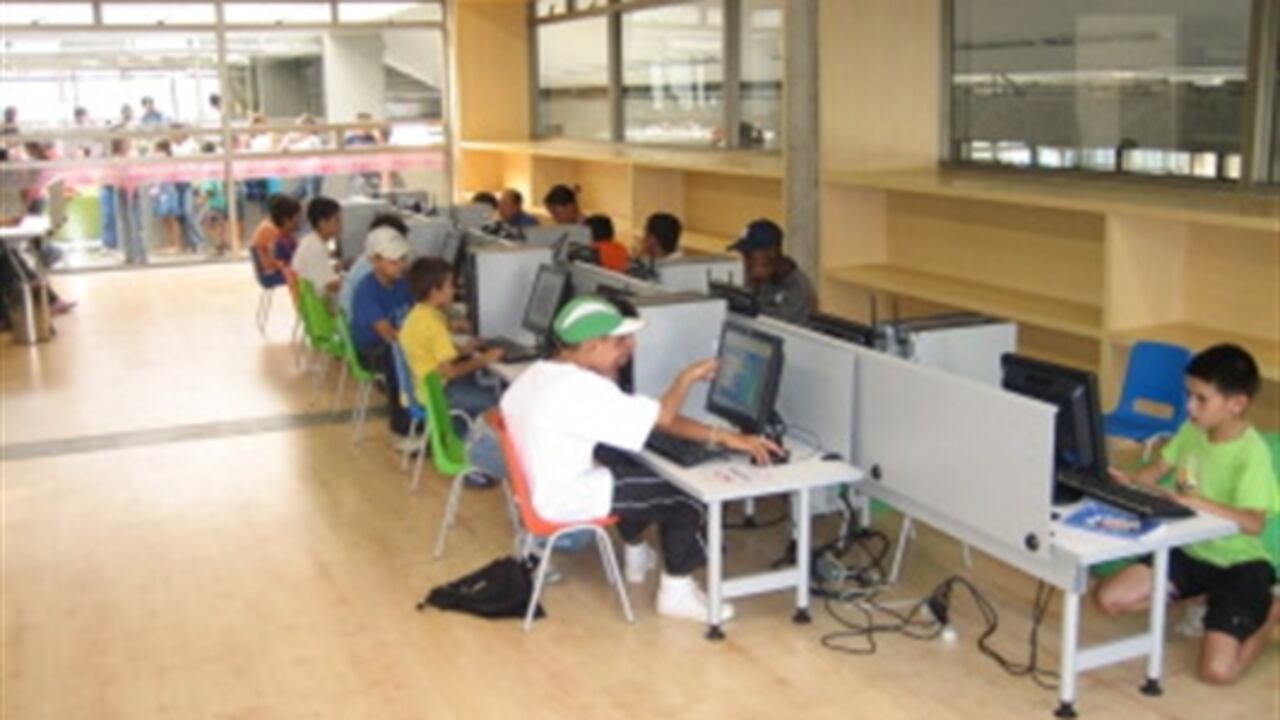 El premio fue entregado en el marco del Congreso Mundial de Bibliotecas e Información (IFLA), que se lleva a cabo en Milán-Italia hasta el 27 de agosto.