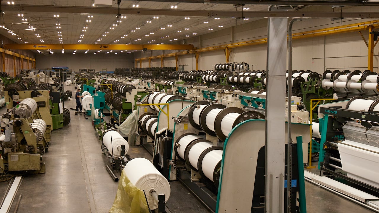 Fábrica de Pat Primo en uno de sus procesos para tratar el hilo crudo