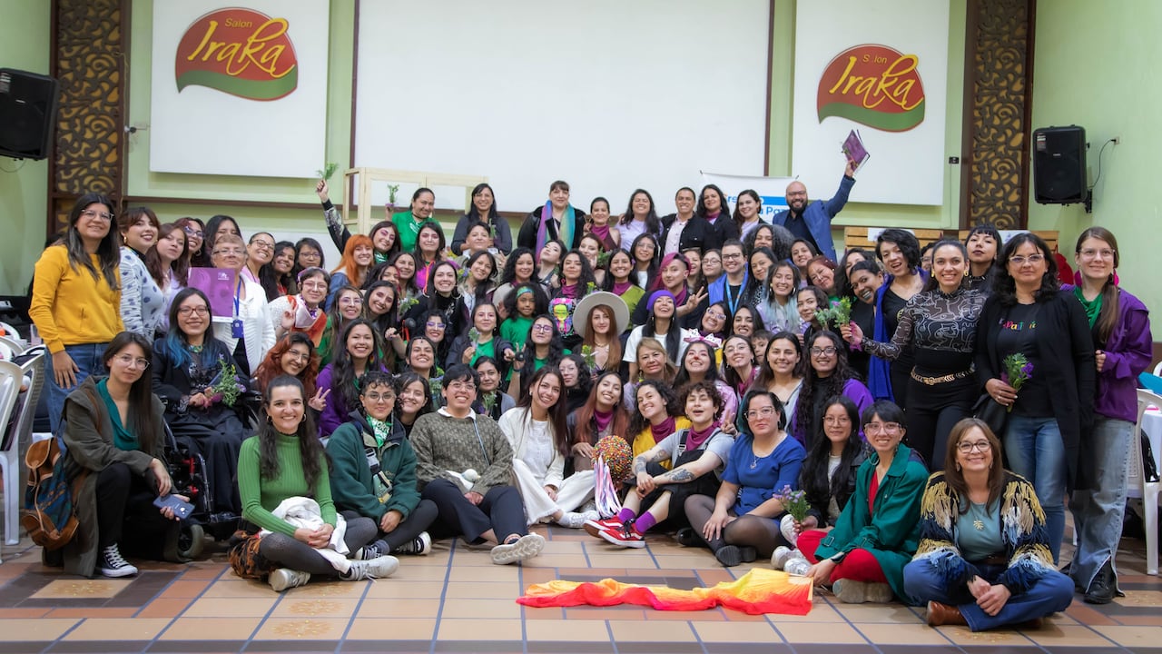 Las integrantes de “Artiguambras” son 40 mujeres dedicadas al arte y la música.