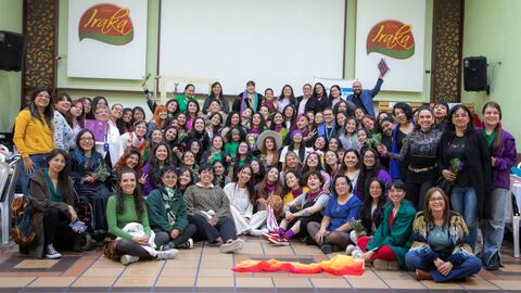 Las integrantes de “Artiguambras” son 40 mujeres dedicadas al arte y la música.