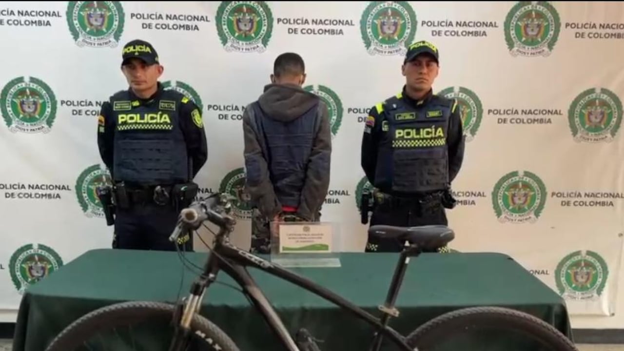 La Policía de Bogotá capturó en flagrancia en el barrio San Antonio de Bosa a un hombre con siete antecedentes judiciales.