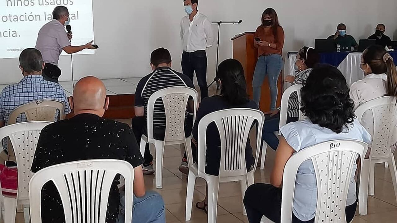 Imágenes de la reunión realizada en 2021 sobre la situación.