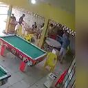 Dos personas perdieron chico de billar, y ante las burlas de los ganadores terminaron arremetiendo con armas de fuego.