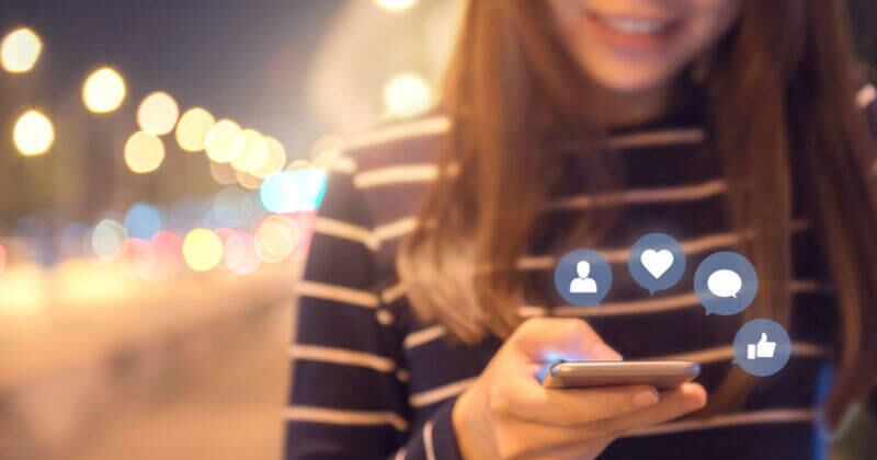 memes, redes, uso redes, celular, tecnología (iStock)