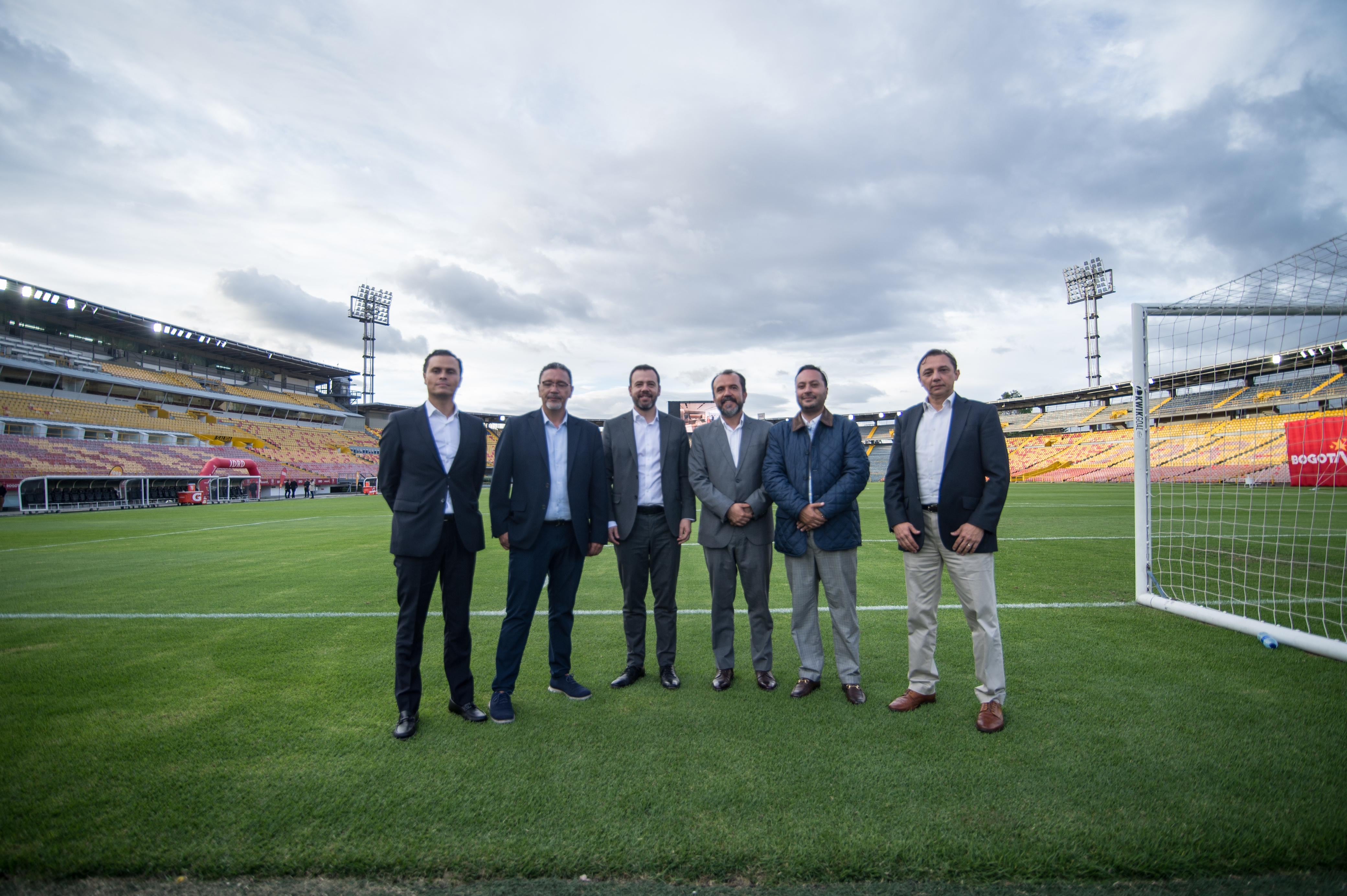 Alcalde Galán, director del IDRD y socios del concesionario APP CDEC