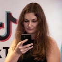 Sarah Sprinz escritora alemana, usa Tik Tok para promocionar sus obras literarias en la feria del libro de Frankfurt.
