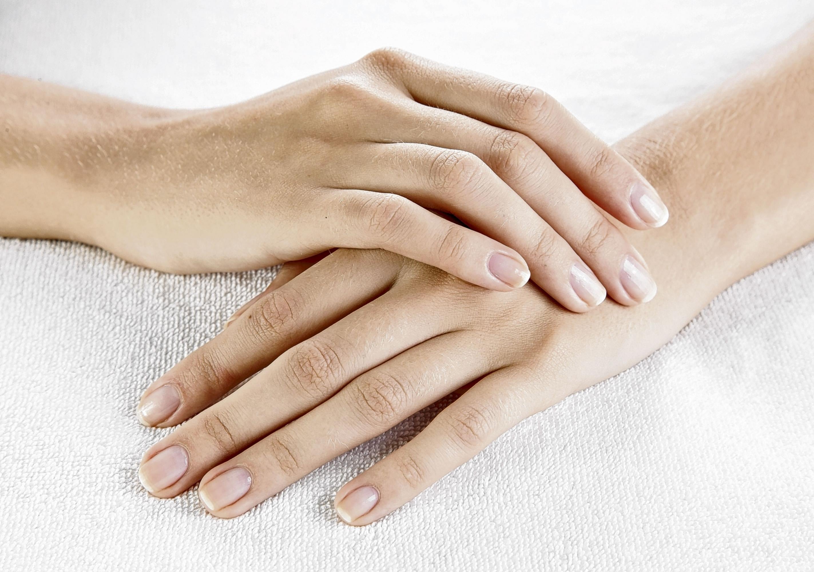 Especialistas recomiendan prestarle atención al aspecto de las uñas  porque estas pueden advertir la presencia de enfermedades.