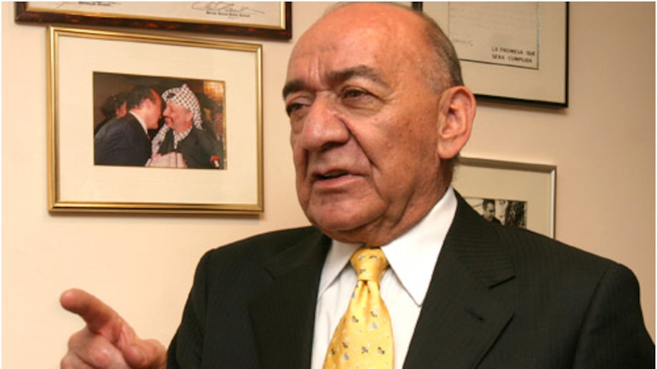 Pese a la lejanía geográfica con sus raíces, Yamid Amat ha permanecido cerca a ellas gracias al periodismo. En varias oportunidades tuvo que viajar a Palestina para entrevistar a personajes como Yasser Arafat.