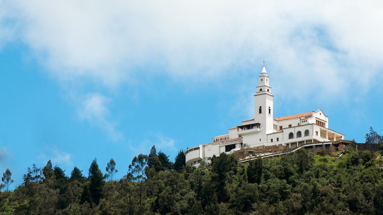 Iglesia de Monserrate en lo alto de las montañas de los Andes