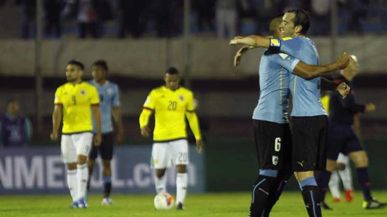 Los uruguayos celebran su contundente victoria ante los colombianos.