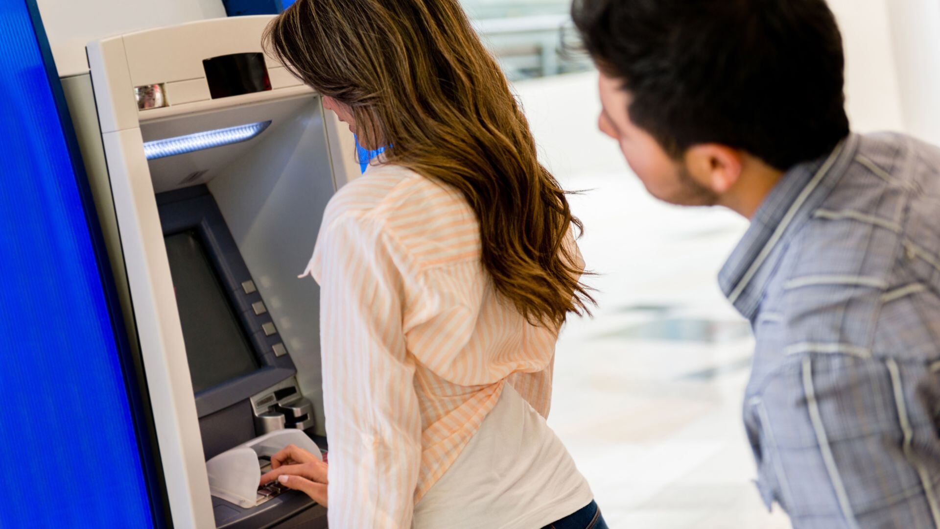 Los cajeros automático son blanco de ataques por parte de delincuentes.