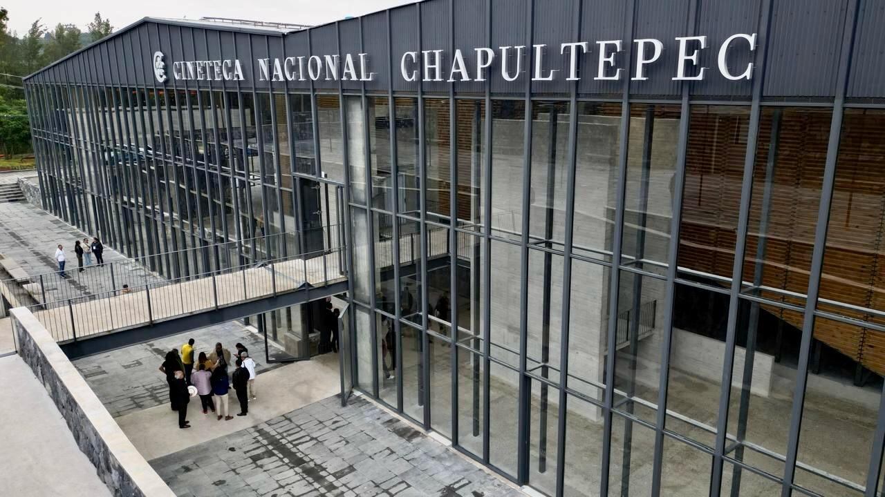 La nueva Cineteca Nacional de Chapultepec, inaugurada por el gobierno federal, ofrece a los visitantes la oportunidad de disfrutar de proyecciones gratuitas durante un mes en sus modernas instalaciones.