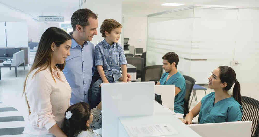 En Colombia, por cada 1.000 habitantes hay 1,47 médicos, mientras que en países como Cuba y Argentina esta cifra es de 7,5 y 4,05 respectivamente.