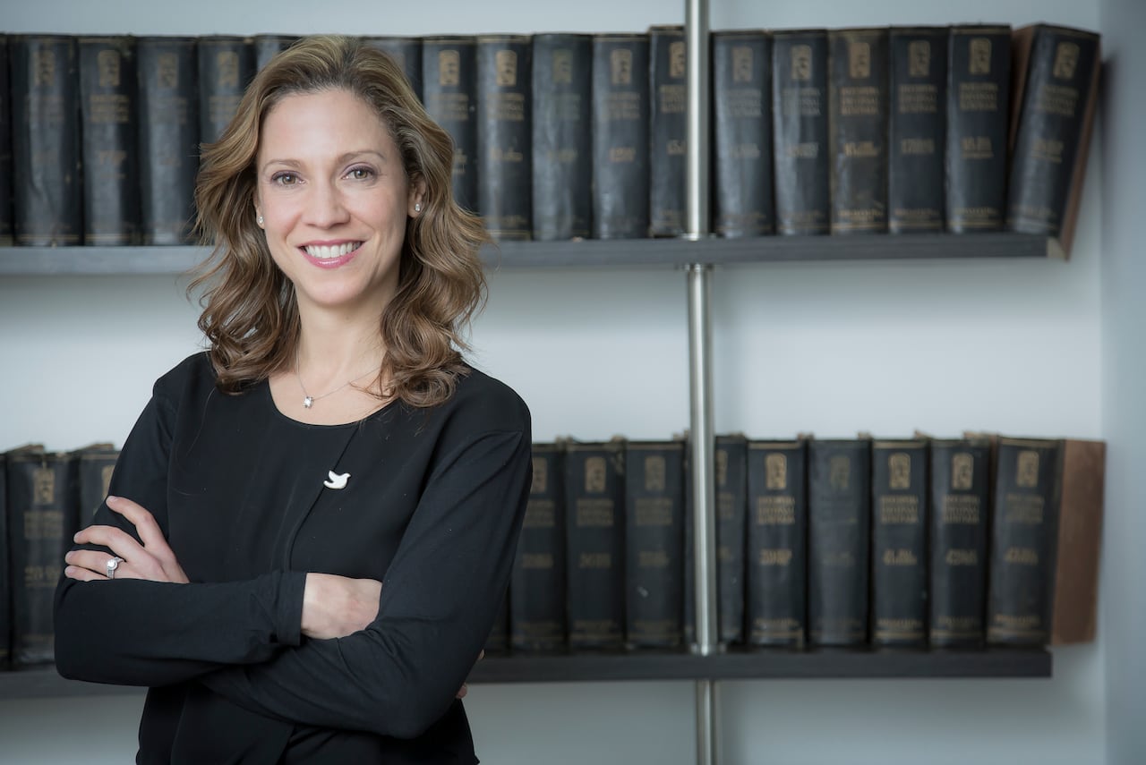 MARIA CLAUDIA LACOUTURE.