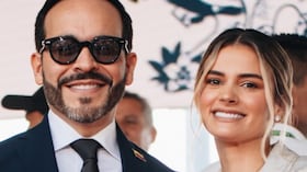 La presencia de Ana Lucía Pineda junto a Abelardo De La Espriella fue uno de los aspectos que llamó la atención durante el desfile militar realizado en Medellín.