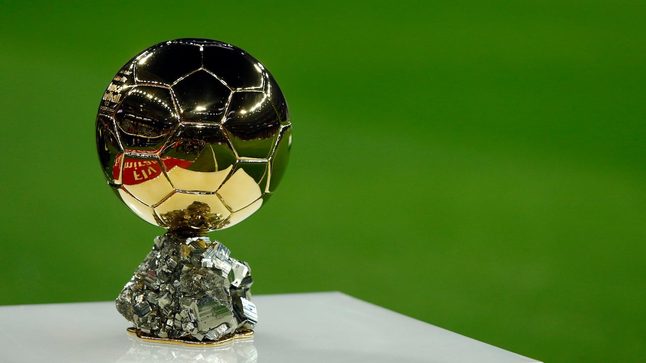 Trofeo del Balón de Oro que se entrega en París, Francia