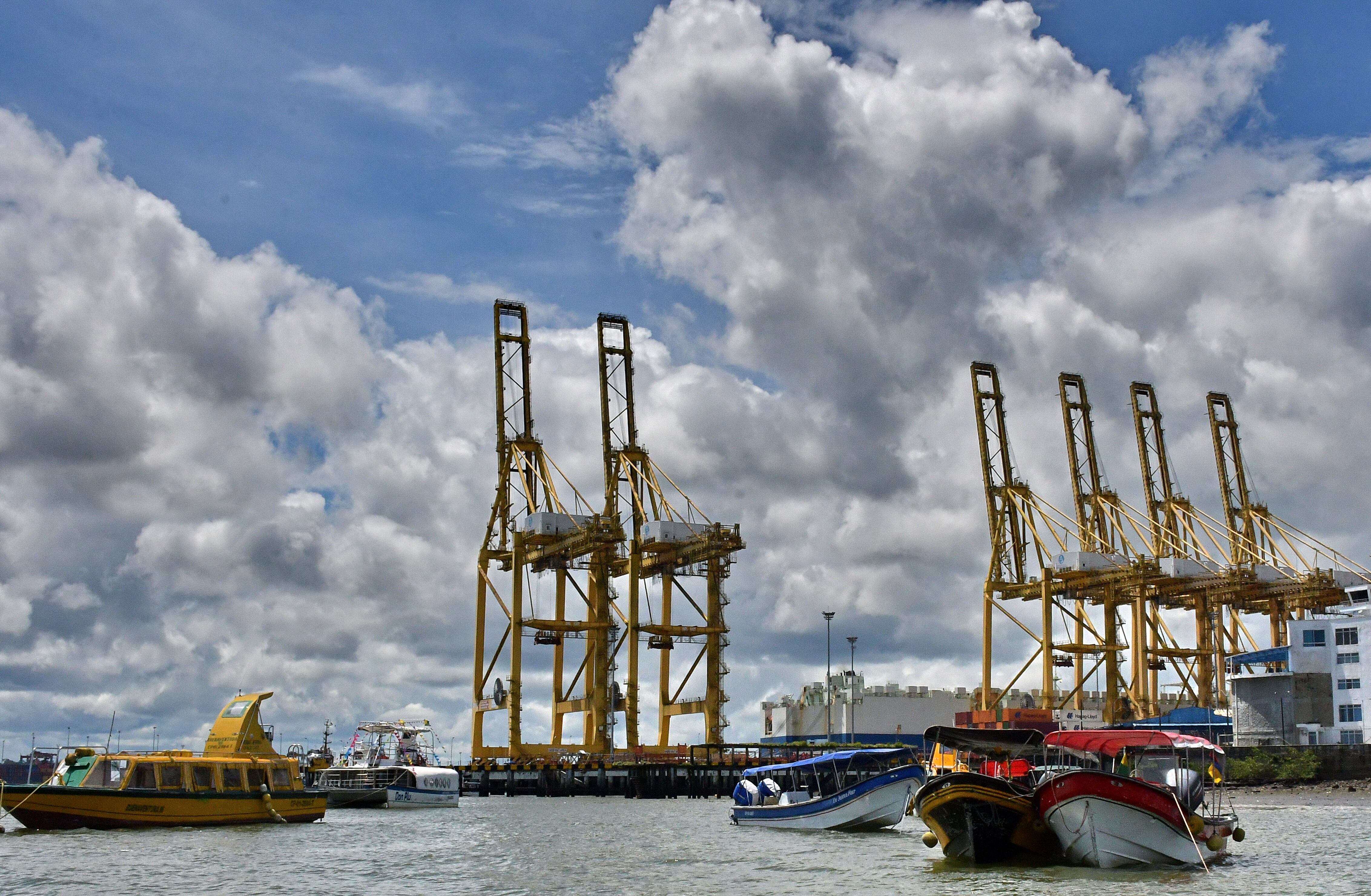 La Autoridad Nacional de Licencias Ambientales (ANLA) asumió el control ambiental del Muelle 13 en Buenaventura y ordenó su suspensión, con el fin de garantizar que la operación cumpla los requisitos de protección y control ambiental establecidos en la normativa vigente. Fotos Raúl Palacios / El País.