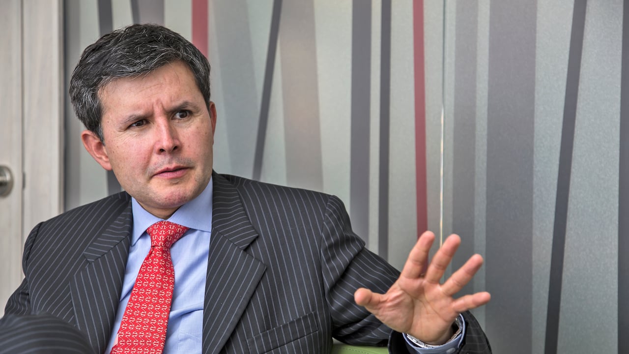 José Roberto Acosta, director de crédito público.