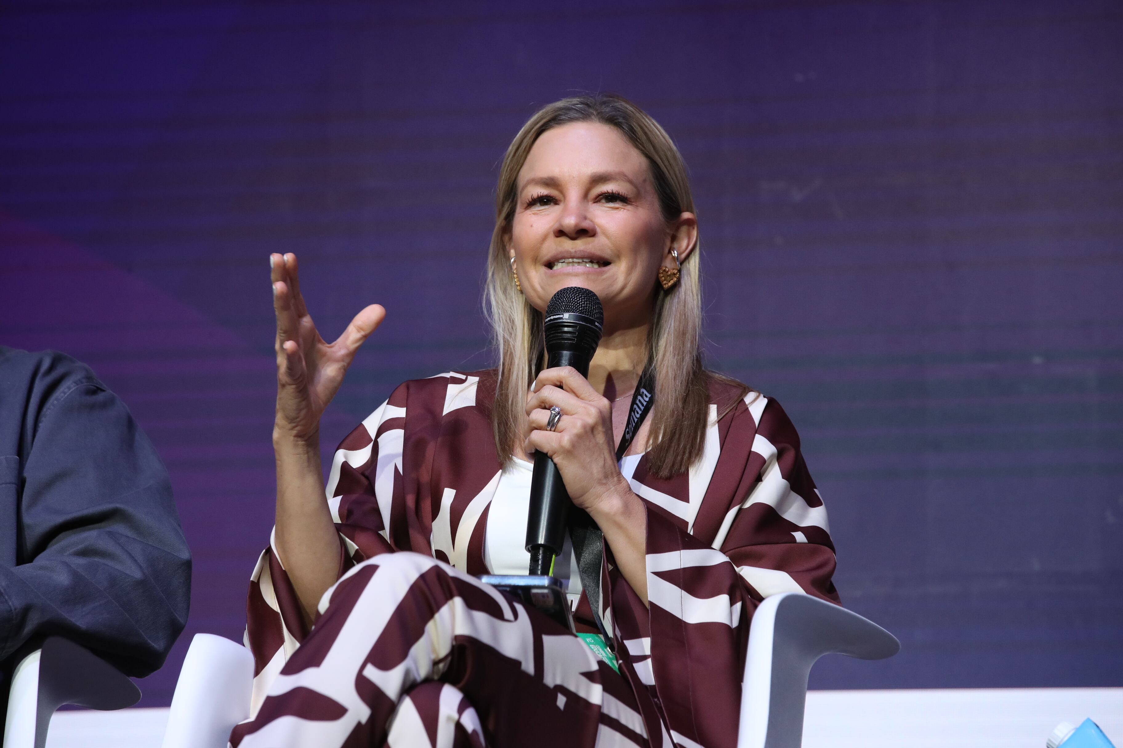 Foto Semana. Cumbre Líderes por la Educación (CLE) 24 y 25 de septiembre de 2025


Panel La IA: poder de Transformación en el aula

José Rafael Espinosa
CEO y cofundador de Mentu, creador de Shaia, IA para maestros
Vicky Ricaurte
CEO y cofundadora de Arukay
Ivaldo Torres Chávez
Rector de la Universidad de Pamplona (Unipamplona)
Rafael Eduardo Benjumea Hoyos
Gerente de evaluación y analítica de iM-PROVE


Modera: Pablo Arbeláez
Director del Centro de Investigación y Formación en IA (CinfonIA), de la Universidad de los Andes