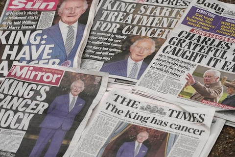 El Palacio de Buckingham anunció el lunes por la noche que el rey había comenzado un tratamiento ambulatorio para una forma de cáncer no revelada. (Foto AP/Kin Cheung)