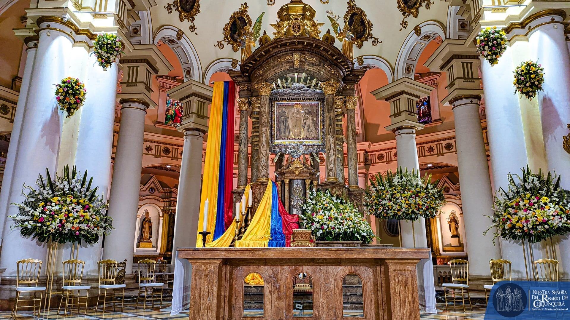 El cuadro con el lienzo de la Virgen se encuentra exhibido en la Basílica Santuario Mariano Nacional de Nuestra Señora del Rosario de Chiquinquirá.