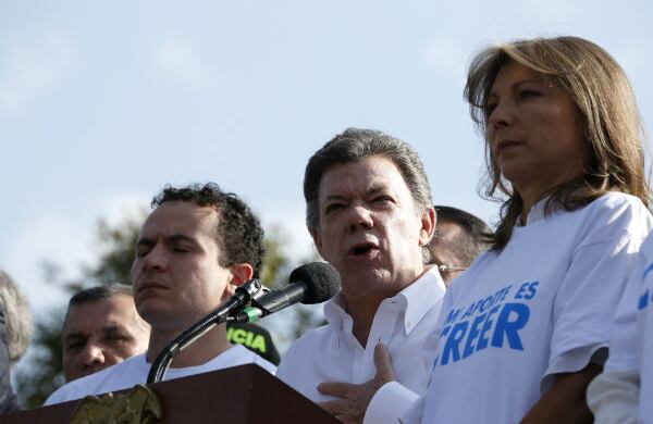 En su discurso inaugural, realizado hacia las 8 a.m., Santos estuvo acompañado por Fonseca, María Clemencia Rodríguez (su esposa) y altos mandos de la Fuerza Pública. Fotografía: Guillermo Torres / SEMANA.