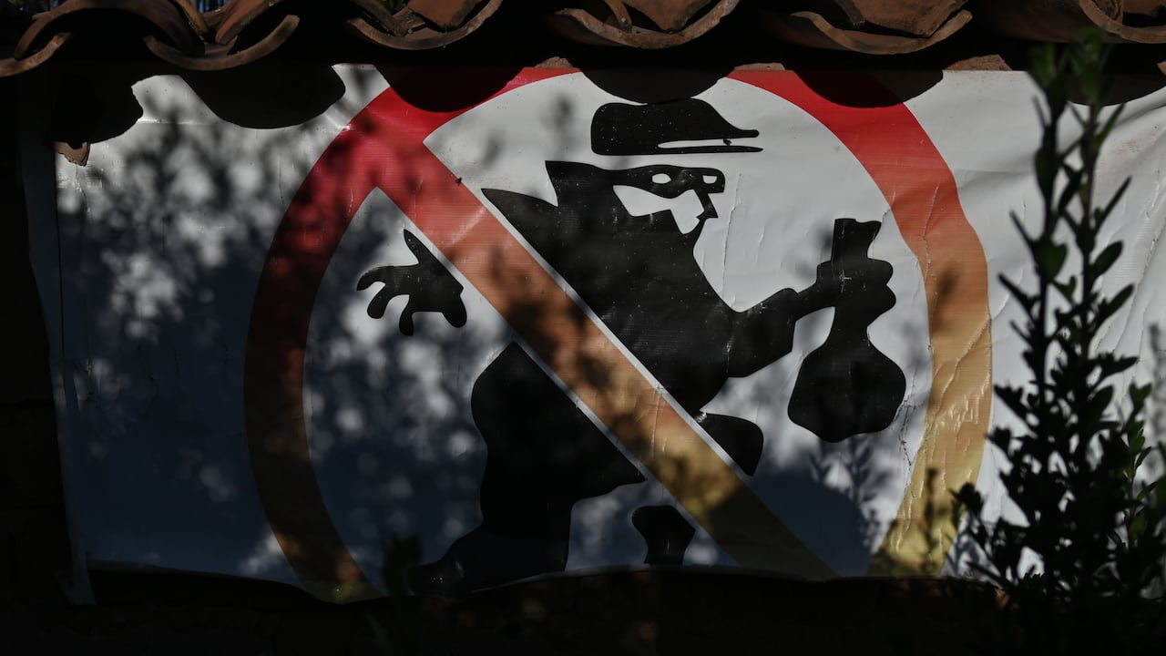 El ladrón se enfrentó al dueño de casa y luego falleció.