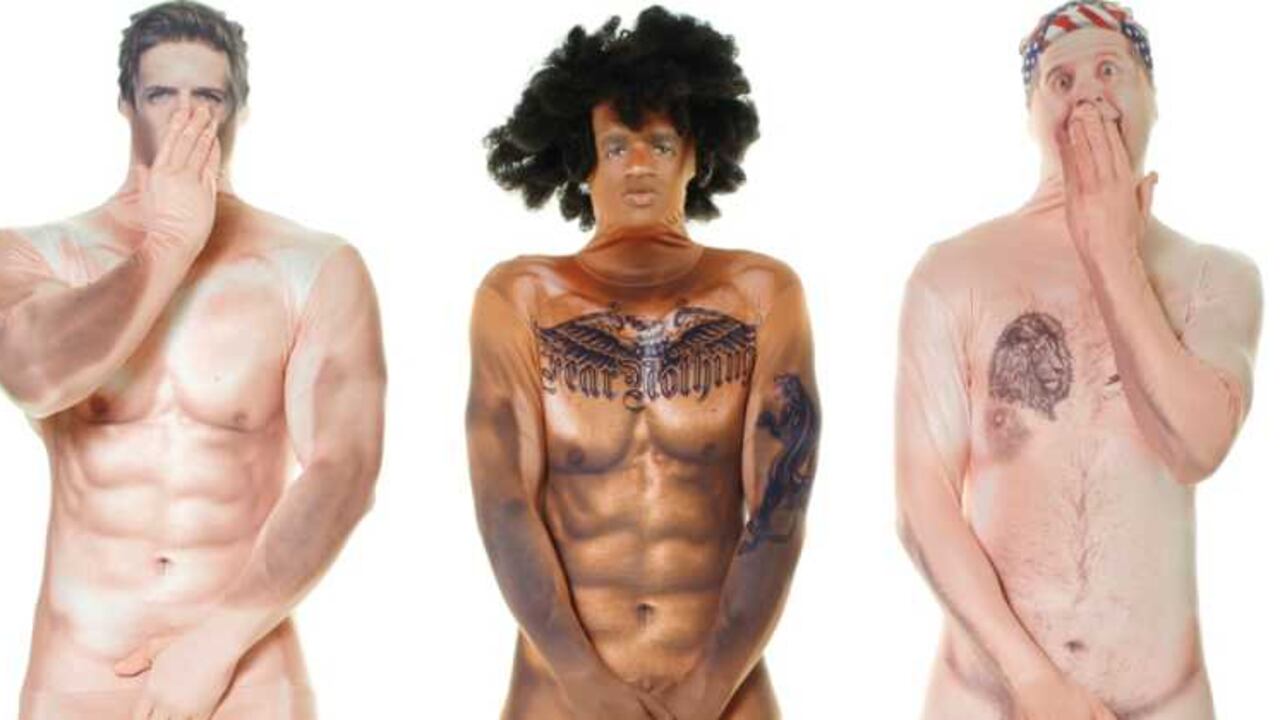 Los fundadores de MorphCostumes, Fraser Smeaton, Gregor Lawson y Ali Smeaton son graduados de la Universidad de Edimburgo.