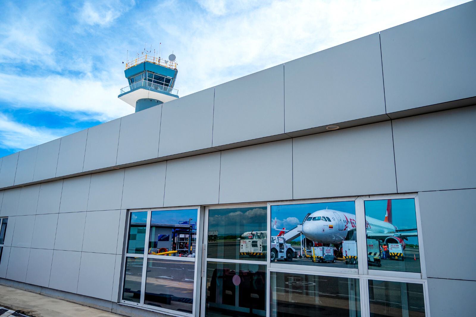 Oinac avanza en un plan que incluirá un nuevo edificio internacional, 330 plazas adicionales de parqueo y cuatro nuevas posiciones de parqueo para aviones.