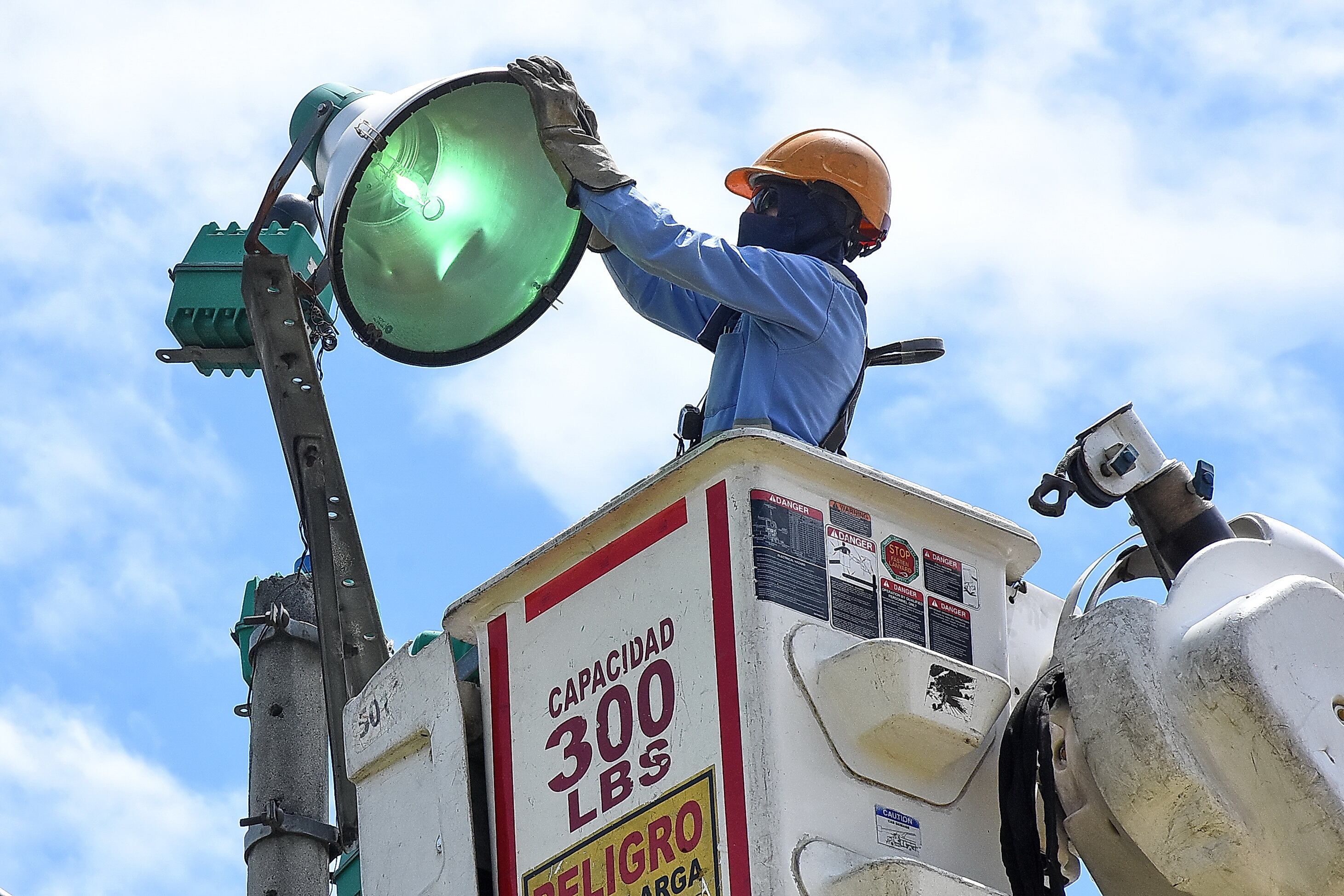 Instalación Luminarias Emcali Chiminangos I