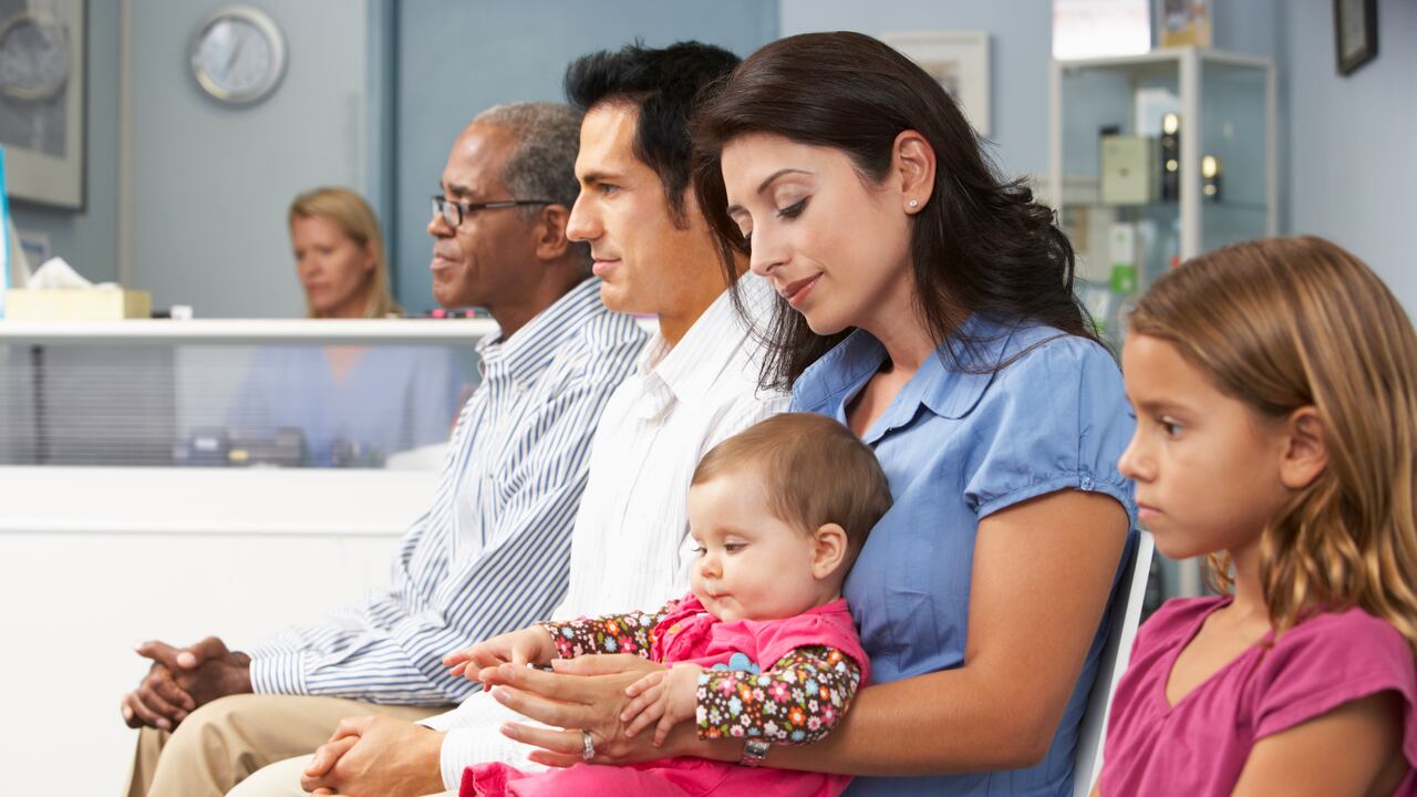 Según datos de la última encuesta de
la firma Datexco, el 53 por ciento de los
colombianos desaprueba la reforma presentada por el presidente Gustavo Petro.