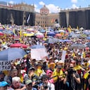 La marcha contra Petro reunió más de 15.000 personas en la plaza de Bolívar en Bogotá.
