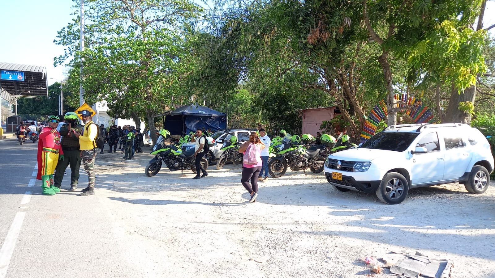 Policía en el peaje de Turbaco
