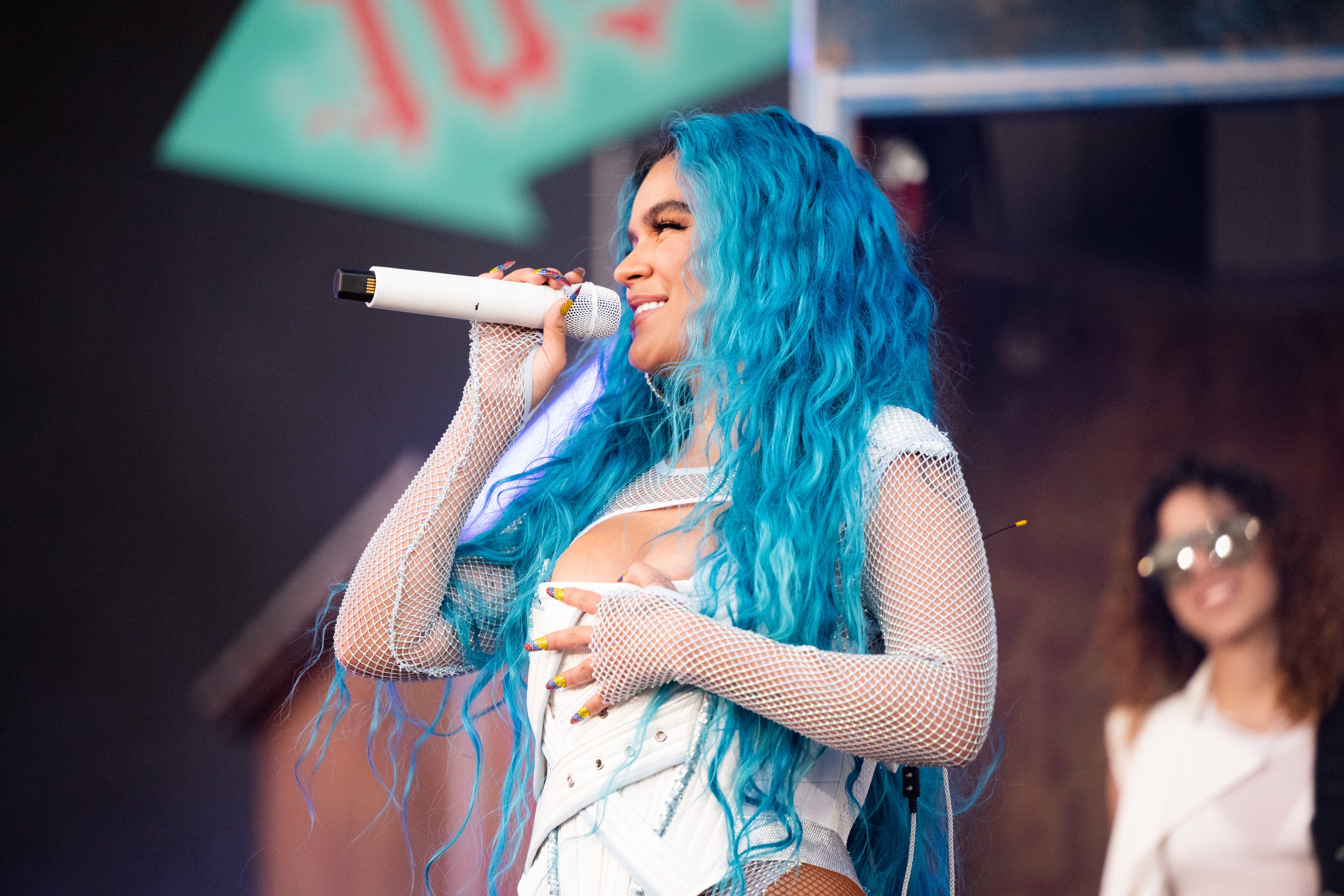 La cantante Karol G se presenta en el escenario principal durante el fin de semana 2, día 3 del Festival de Música y Artes de Coachella Valley 2022 el 24 de abril de 2022 en Indio, California. (Foto de Scott Dudelson/Getty Images para Coachella)